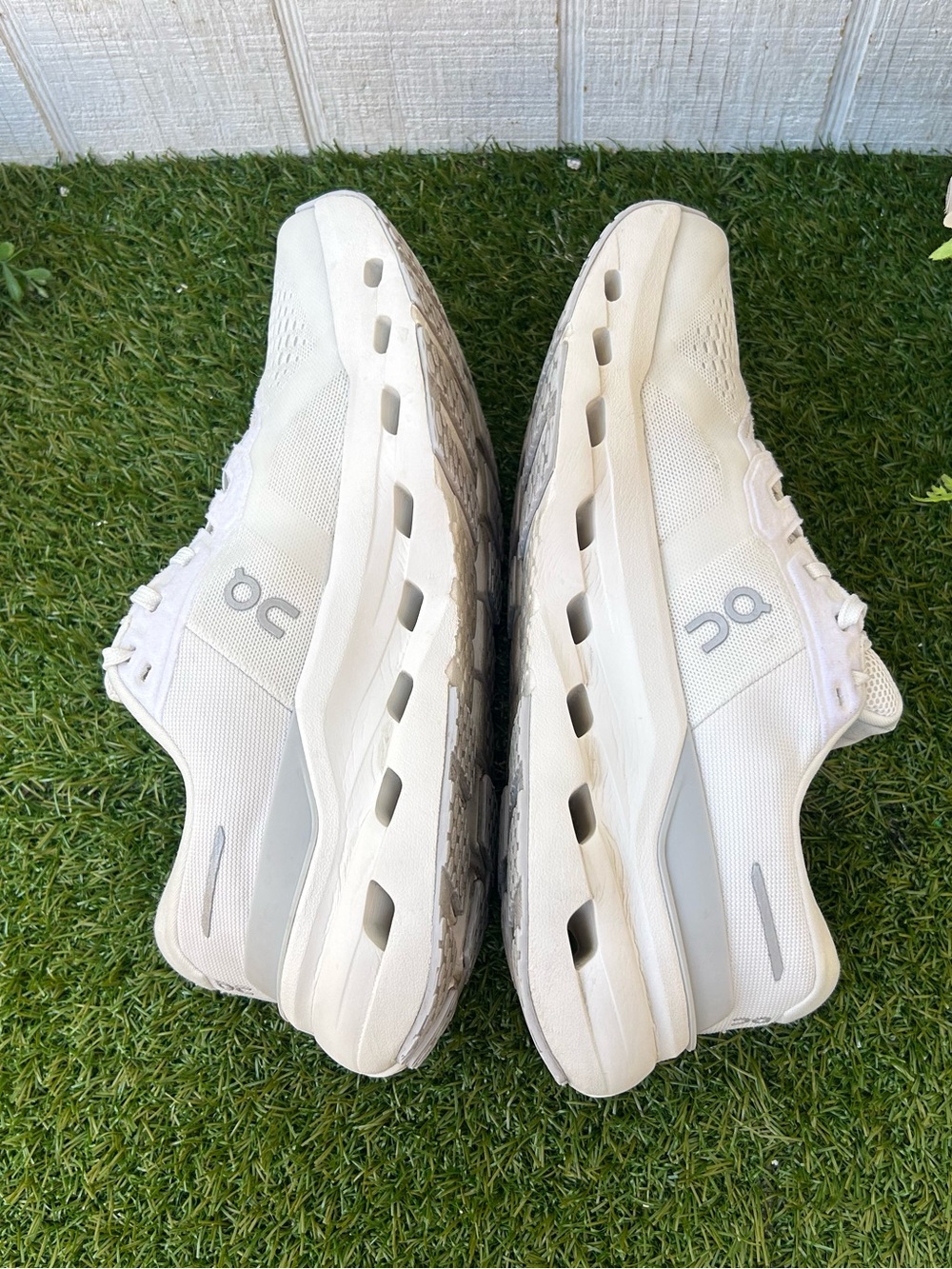On Cloud Running Shoes -Frost | Glacier
Cloudrunner 3 women size 8 gently used - Picture 14 of 16